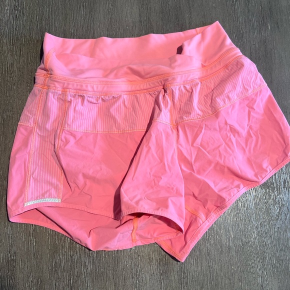 Lululemon Shorts size 4 - Picture 1 of 2